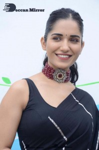 Ruhani-Sharma-3