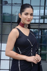 Ruhani-Sharma-39