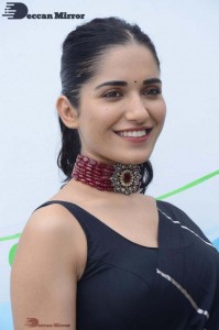 Ruhani-Sharma-7
