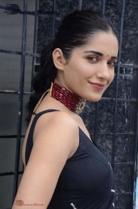 Ruhani-Sharma-8