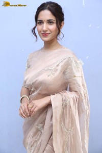 actress ruhani sharma cute photoshoot in a saree