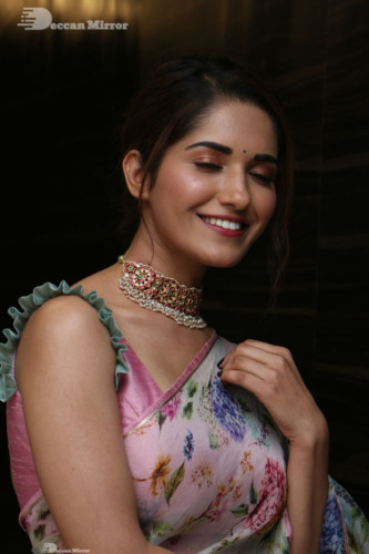 Ruhani Sharma (67)