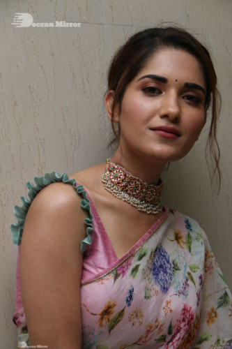 Ruhani Sharma (78)