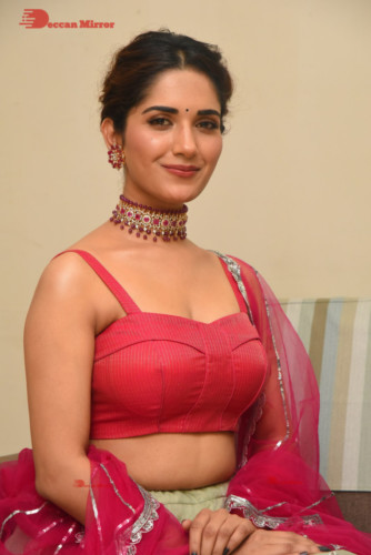 Telugu Actress Ruhani Sharma photoshoot