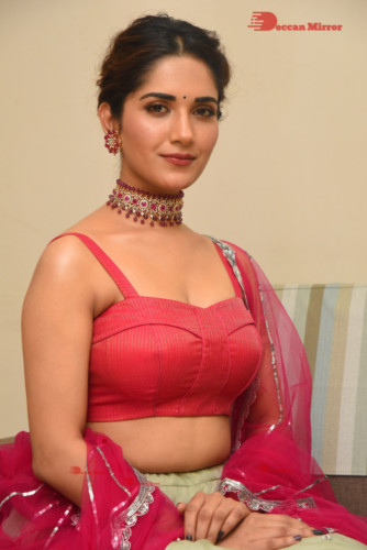 Ruhani Sharma Picture Gallery 4