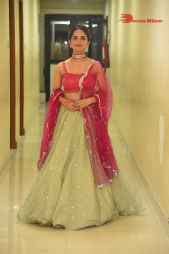 Telugu Actress Ruhani Sharma photoshoot