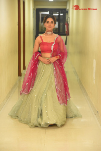 Telugu Actress Ruhani Sharma photoshoot