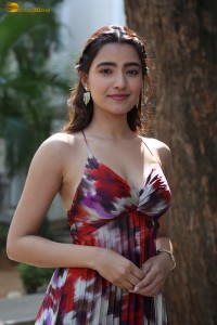 actress rukshar dhillon cute photoshoot