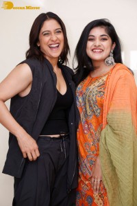 Regina Cassandra and Nivetha Thomas attend the press meet of the movie Saakini Daakini