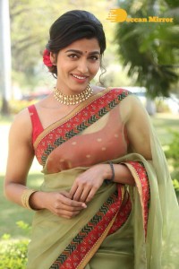 Sai Dhanshika photoshoot in a green saree