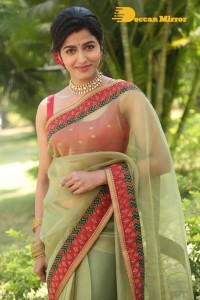Sai Dhanshika photoshoot in a green saree