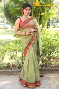 Sai Dhanshika photoshoot in a green saree