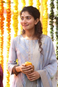 actress sai pallavi cute in a light blue salwar