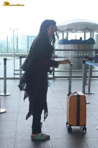 actress Sai Pallavi dressed casually in salwar dress at mumbai airport