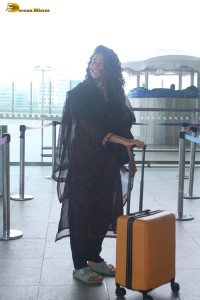 actress Sai Pallavi dressed casually in salwar dress at mumbai airport
