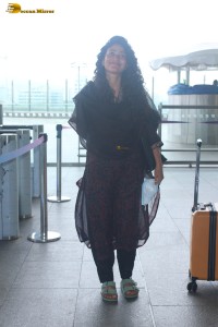 actress Sai Pallavi dressed casually in salwar dress at mumbai airport