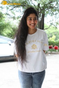 Telugu and Tamil Actress Sai Pallavi photoshoot in a white t-shirt and blue denim jeans