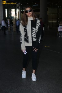 Actress saiee manjrekar spotted at airport