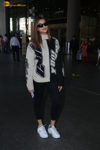 Actress saiee manjrekar spotted at airport