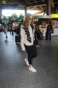 Actress saiee manjrekar spotted at airport