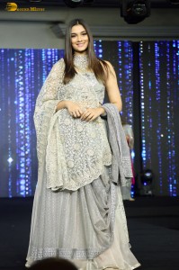 actress Saiee Manjrekar ramp walk