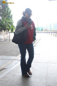 actress Saiee Manjrekar stylish looks in jeans and jacket at mumbai airport