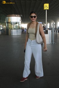 Indian actress Saiee Manjrekar chic look at mumbai airport