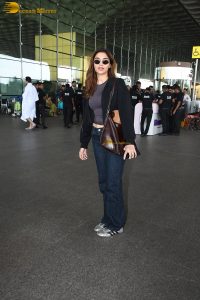 actress Saiee Manjrekar stylish in sunglasses and jeans