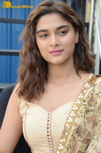 Actress Saiee Manjrekar cute photoshoot