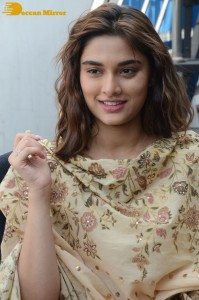 Actress Saiee Manjrekar cute photoshoot