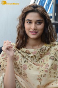 Actress Saiee Manjrekar cute photoshoot