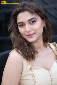 Actress Saiee Manjrekar cute photoshoot