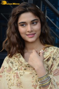 Actress Saiee Manjrekar cute photoshoot