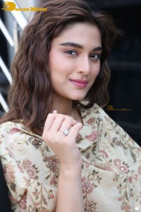 Actress Saiee Manjrekar cute photoshoot