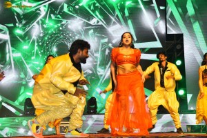 Saindhav Pre-Release Function attended by Venkatesh, Shraddha Srinath, Ruhani Sharma, Baby Sara, and Nawazuddin Siddiqui