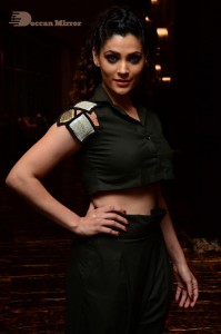 Saiyami Kher photoshoot in black top and pants