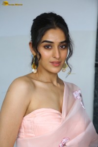 actress sakshi vaidya cute looks in a shoulderless blouse and saree