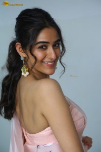 actress sakshi vaidya cute looks in a shoulderless blouse and saree