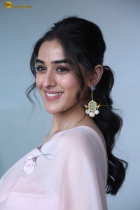 actress sakshi vaidya cute looks in a shoulderless blouse and saree