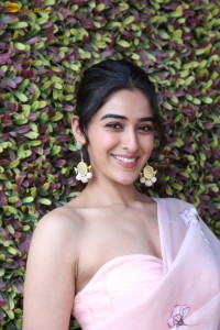 actress sakshi vaidya cute looks in a shoulderless blouse and saree