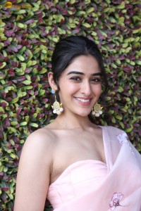 actress sakshi vaidya cute looks in a shoulderless blouse and saree