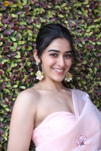 actress sakshi vaidya cute looks in a shoulderless blouse and saree