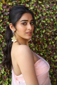 actress sakshi vaidya cute looks in a shoulderless blouse and saree