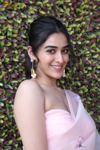 actress sakshi vaidya cute looks in a shoulderless blouse and saree