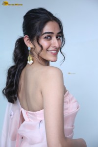 actress sakshi vaidya cute looks in a shoulderless blouse and saree