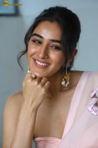 actress sakshi vaidya cute looks in a shoulderless blouse and saree