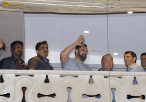 Salman Khan waves to his fans from his house on his 58th birthday