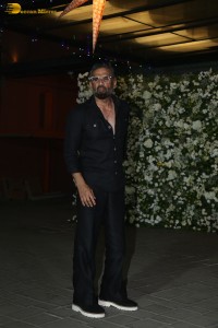 Salman Khan Birthday Bash attended by Tabu, Sangeeta Bijlani, Riteish and Genelia Deshmukh, and others