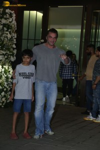 Salman Khan Birthday Bash attended by Tabu, Sangeeta Bijlani, Riteish and Genelia Deshmukh, and others