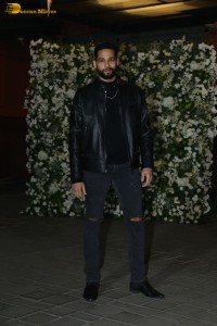 Salman Khan Birthday Bash attended by Tabu, Sangeeta Bijlani, Riteish and Genelia Deshmukh, and others